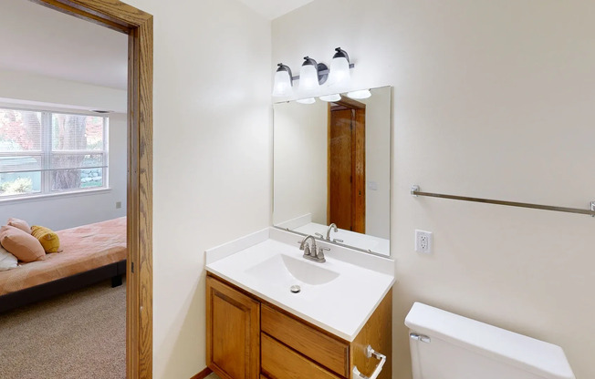 2 beds, 2 baths, 1,040 sqft, $1,795, Unit 136