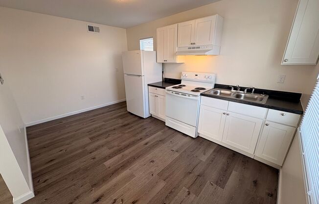 2 beds, 1 bath, 600 sqft, $725, Unit 440 SE Tefft St - Unit 09