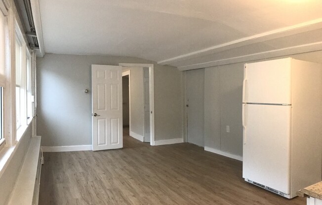 10 OXFORD AVE