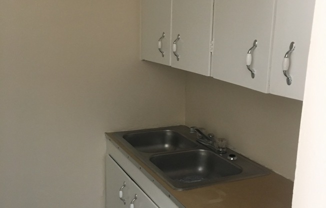 1 bed, 1 bath, 600 sqft, $695, Unit 22