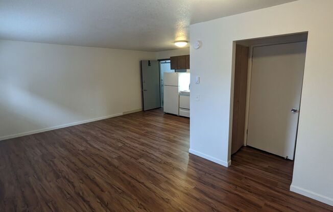 Studio, 1 bath, 350 sqft, $895, Unit 204