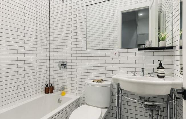 3 beds, 2 baths, 1,800 sqft, $5,999, Unit 1