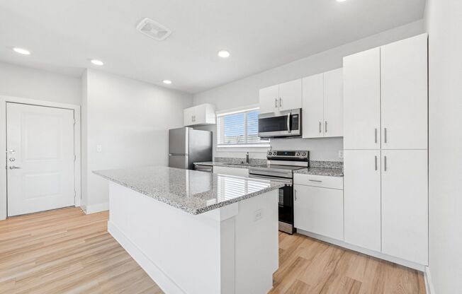 1 bed, 1 bath, 712 sqft, $1,385, Unit 214