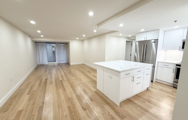 2 beds, 2 baths, 1,424 sqft, $4,950, Unit 404