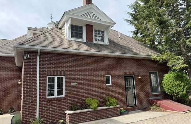 93 W EMERSON