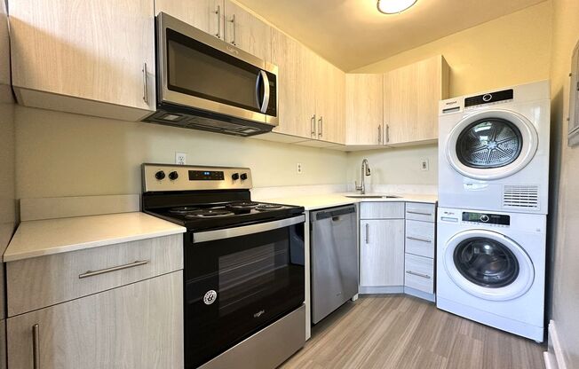 Studio, 1 bath, 450 sqft, $1,045, Unit Apt 407
