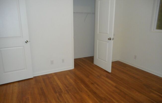 2 bedroom 1.5 bathroom townhouse