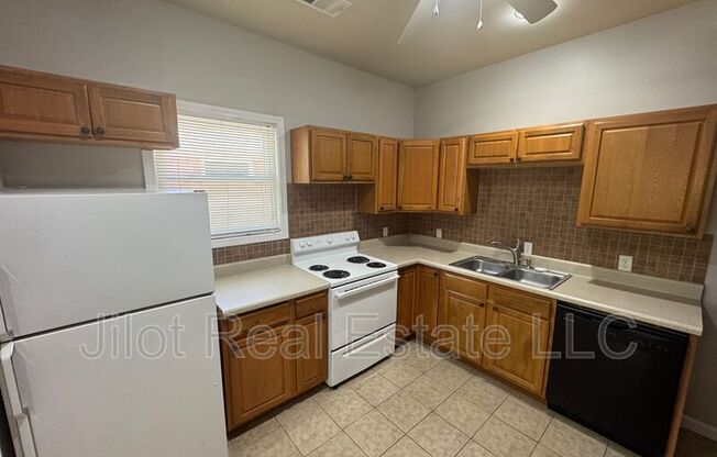 1366 CLERMONT AVE