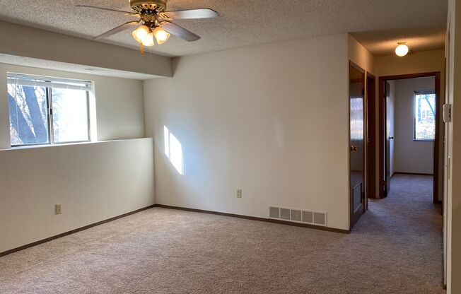 2 beds, 1 bath, $964