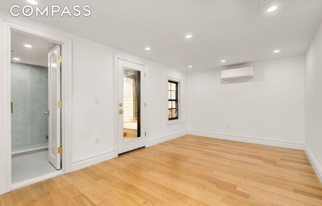 260 TOMPKINS AVE