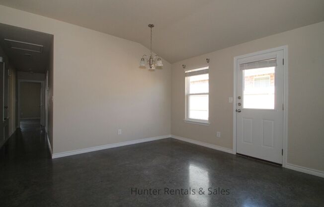 3 beds, 2 baths, $1,325