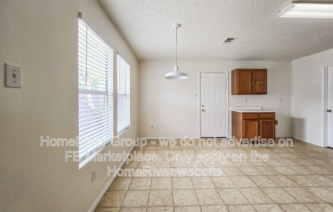 8011 MOSSTREE DR