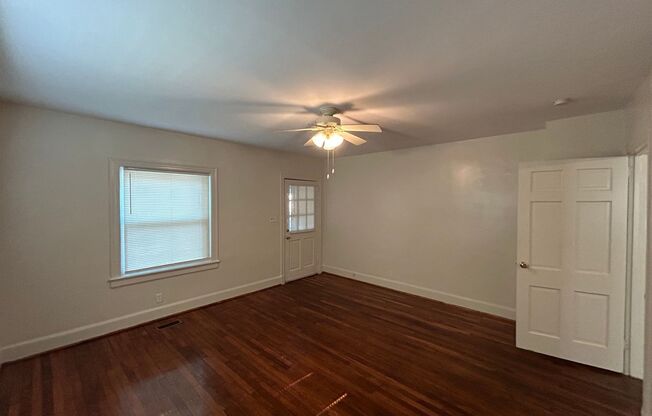 1 bed, 1 bath, 688 sqft, $1,295, Unit B