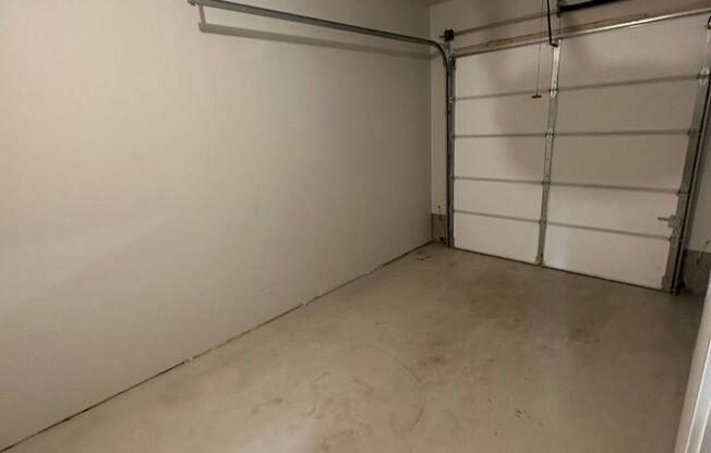 Newer low maintenance duplex in highly desired Camas area w/ great schools!