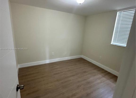 10090 NW 80 CT