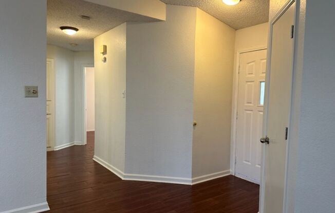 Nice 3 Bedroom, 2 Full Bath Home Located in SW Ft. Worth!