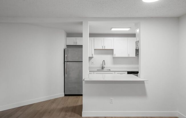 2 beds, 1 bath, 815 sqft, $2,220, Unit 105