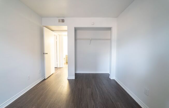 2 beds, 1 bath, 746 sqft, $939, Unit 718