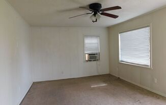 2 beds, 1 bath, $650