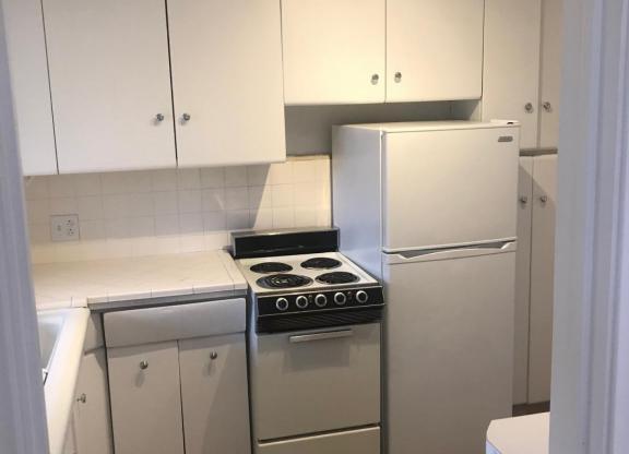 2 beds, 1 bath, 950 sqft, $1,595