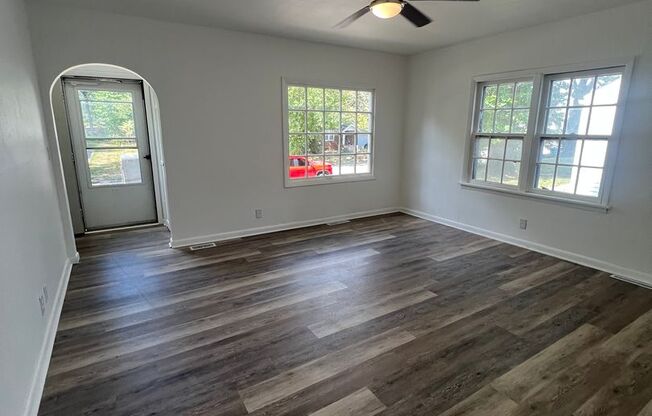 Fresh Remodel 210  N Lincoln 3/1