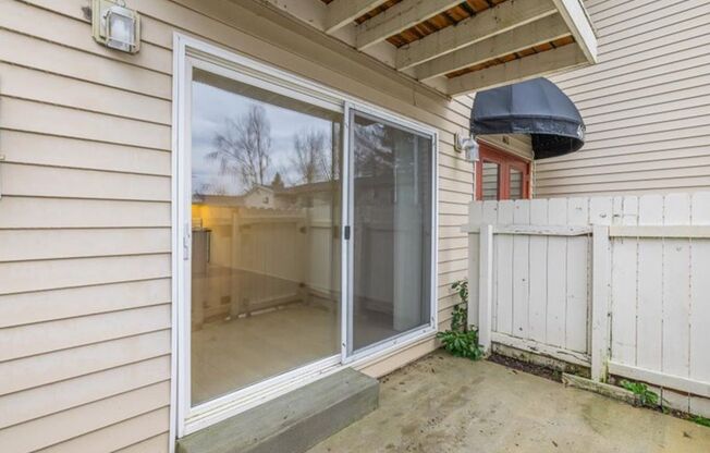 1 bed, 1 bath, 547 sqft, $1,300, Unit 8
