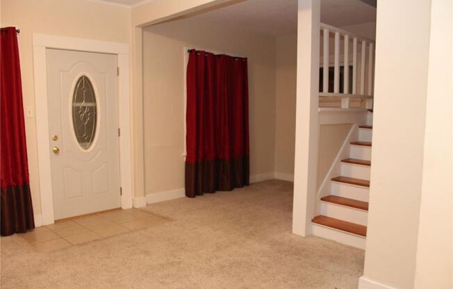 2 beds, 1 bath, $1,200