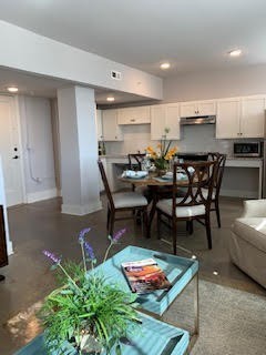 2 beds, 2 baths, 882 sqft, $1,550, Unit 206