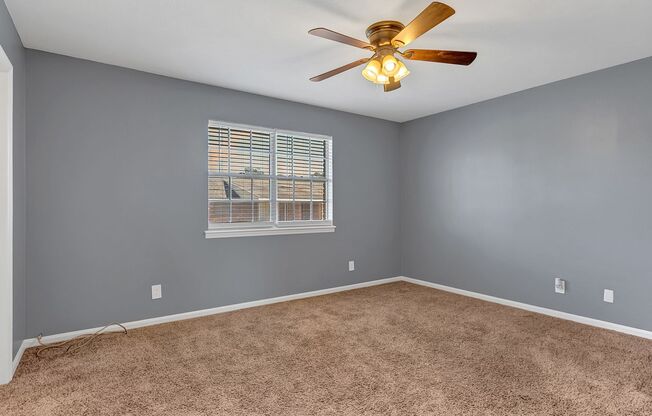 3 beds, 2.5 baths, 1,370 sqft, $1,015, Unit B-3