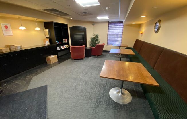 2 beds, 2 baths, $1,600