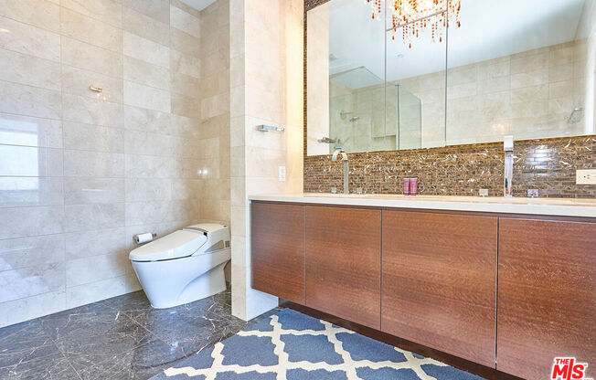 1 bed, 2 baths, 1,000 sqft, $6,195, Unit 31E