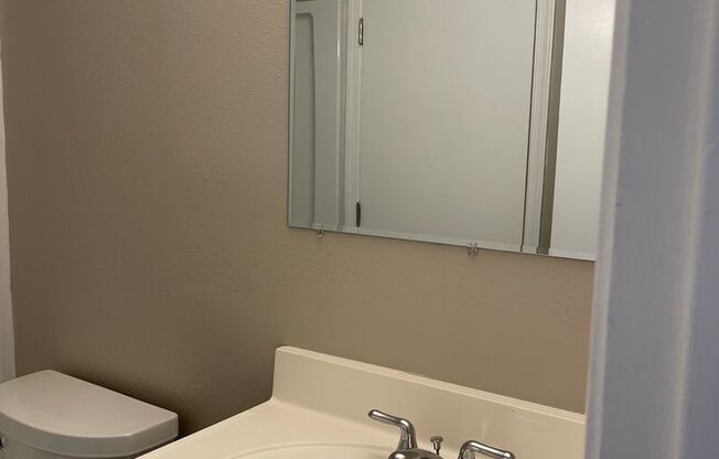 2 beds, 1 bath, 945 sqft, $1,500, Unit 029