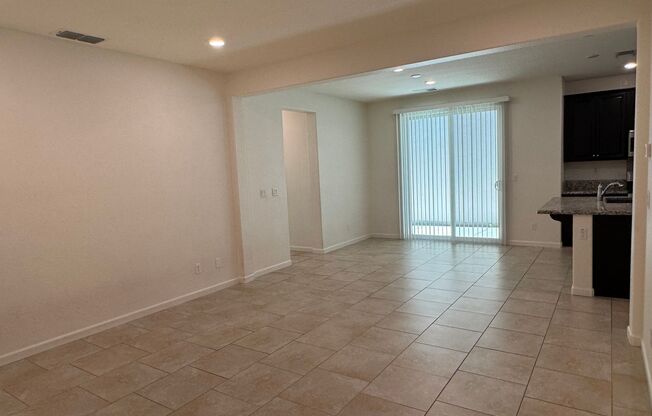 West Roseville home with solar - avail 5/15