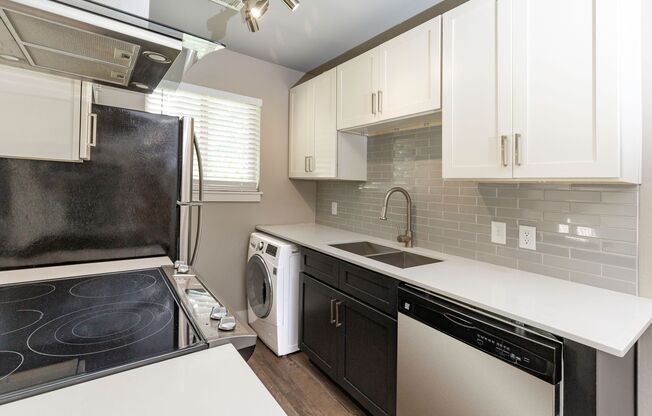 1 bed, 1 bath, 560 sqft, $1,195, Unit 10