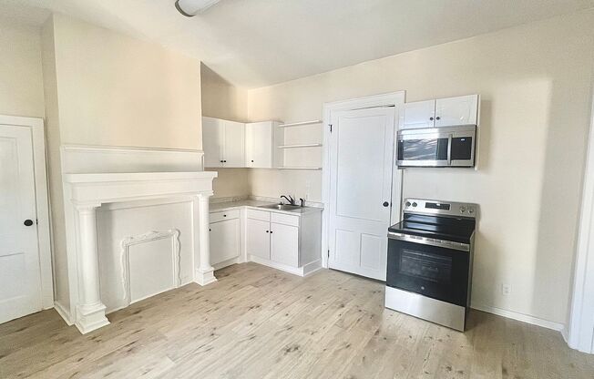 1 bed, 1 bath, 700 sqft, $1,145, Unit Unit 1E