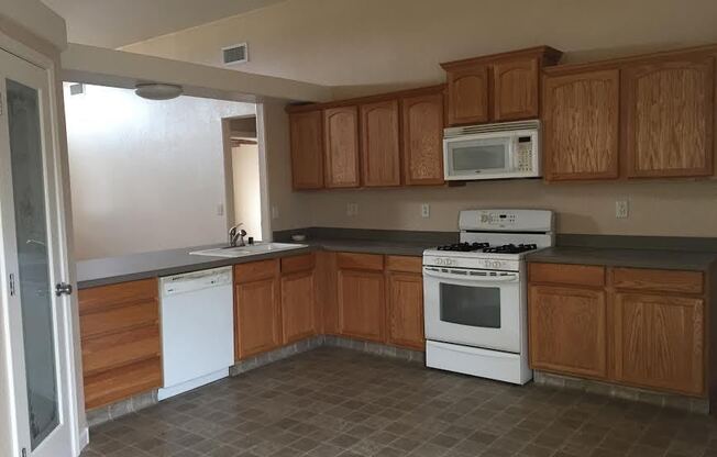 3 beds, 2 baths, $1,885