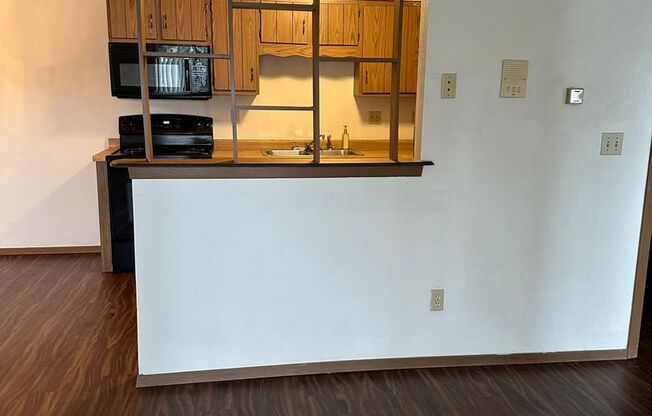 1 bed, 1 bath, 800 sqft, $825, Unit #2