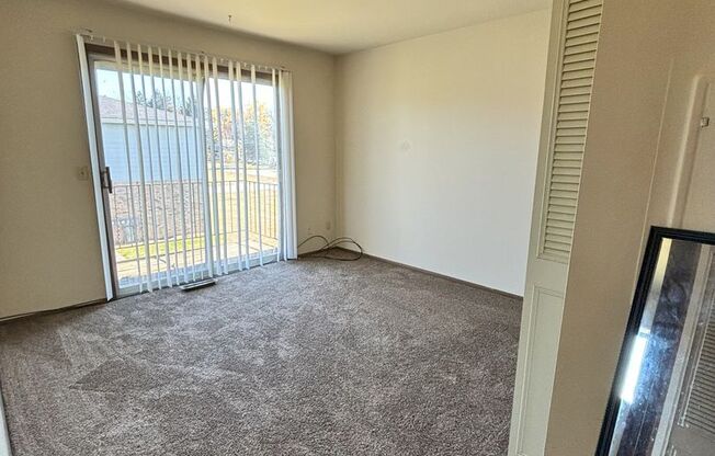 2 beds, 1 bath, 800 sqft, $800, Unit 20