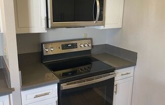 2 beds, 2 baths, 800 sqft, $2,630, Unit 406