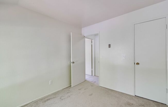 3 beds, 1.5 baths, 1,037 sqft, $3,500, Unit Unit 1-676 Reseda