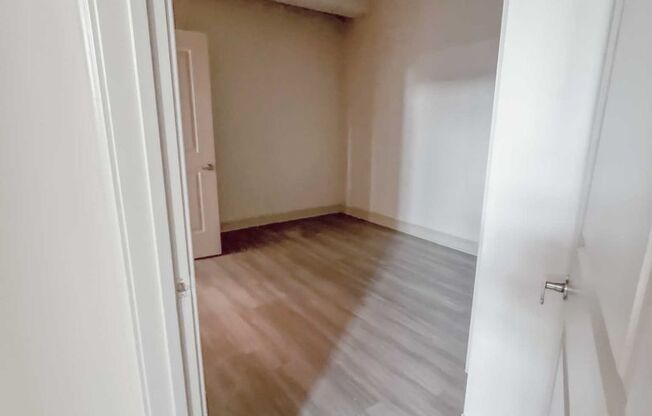 2 beds, 1 bath, 725 sqft, $1,460, Unit 308