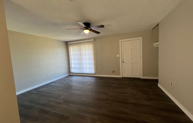 $1,350 ** Annual Lease ** 2 Bedroom / 1 Bath * Single Family ** Port Charlotte