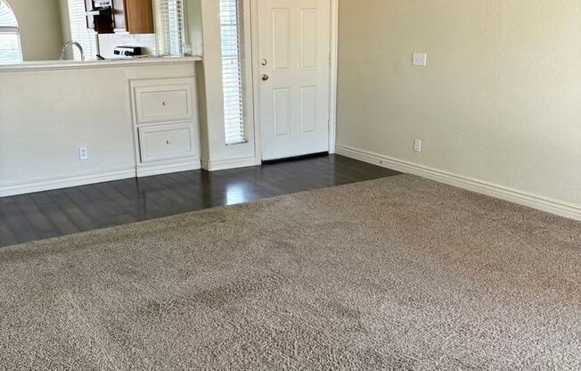 **Excellent 3br/2ba/2 car garage HOUSE (UNIVERSITY & 88TH STREET)
