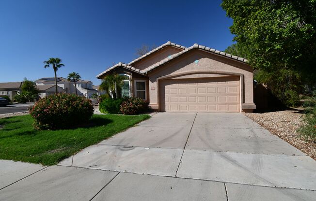 Palm Valley Beauty With A Pool!