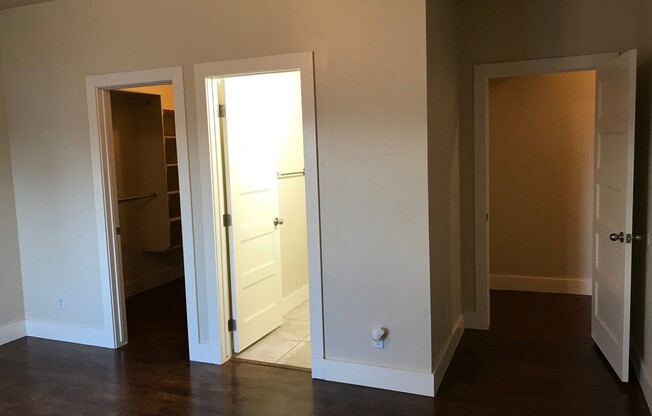 2 beds, 2.5 baths, 1,156 sqft, $1,600