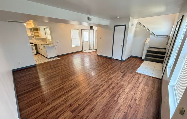 MOVE IN SPECIAL!! PRICE DROP! Modern Townhouse Living – 3 Beds, 2.5 Baths, Great Layout!
