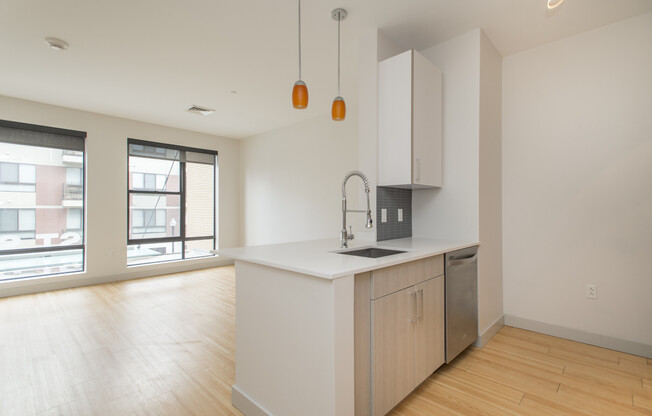 Studio, 1 bath, 570 sqft, $2,970, Unit 331