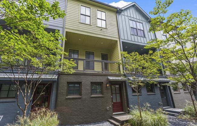 1066 CREST CIR SE
