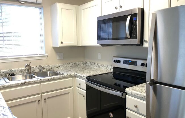 2 beds, 2 baths, 1,270 sqft, $1,600, Unit 2730-4 Pearl Remodel