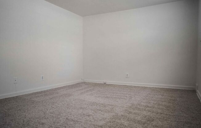3 beds, 1 bath, 1,170 sqft, $1,450, Unit E111